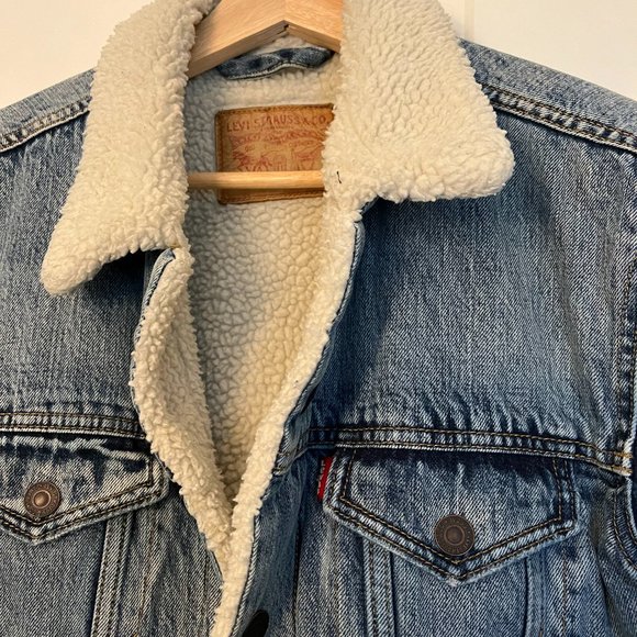 Levi's Sherpa Trucker Jacket - Picture 2 of 3